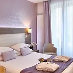 Western Carlton מלון 4*