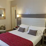 Western Carlton 4*