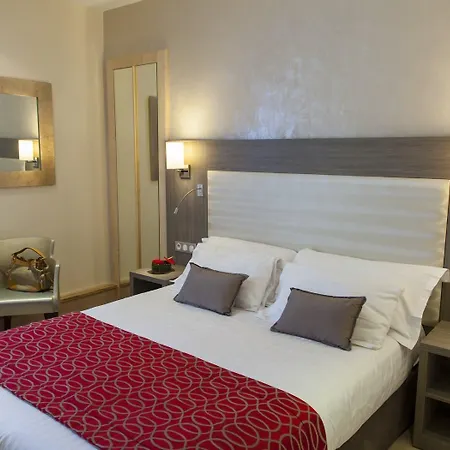 Western Carlton 4*