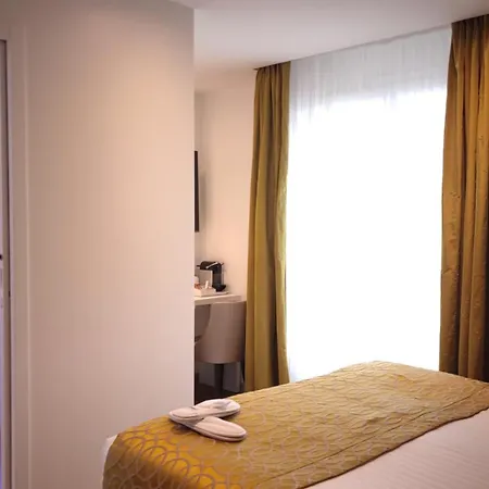 Western Carlton 4*